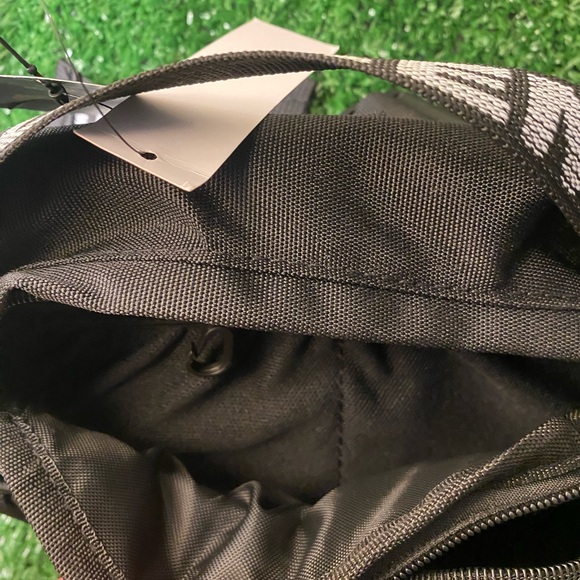 Supreme Black Belt Bag - Picture 6 of 7